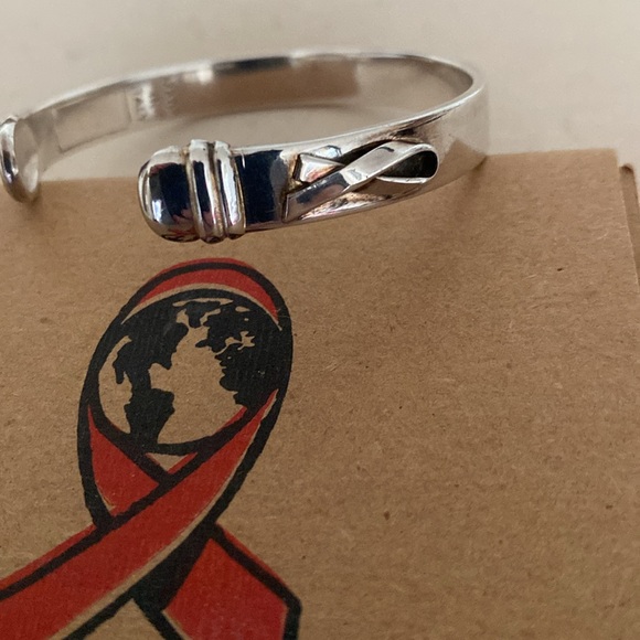 Sterling silver Until There’s A Cure bracelet - Picture 7 of 12